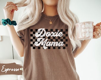 Checkered Dachshund Mama Tshirt, Retro Dog Mom Shirt, Doxie Mom Tee, Gift for Doxie Dog Owner, Wiener Dog T-Shirt, New Puppy Owner Gift