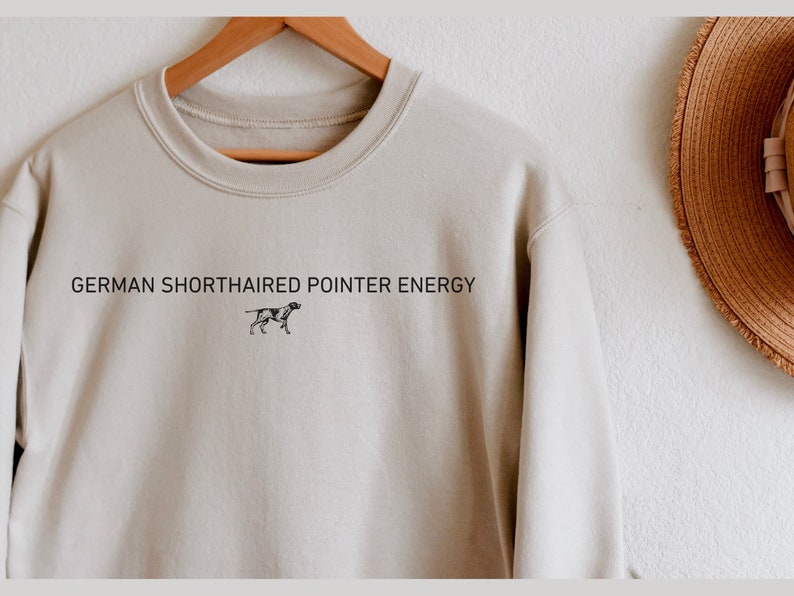 Minimalist German Shorthaired Pointer Energy Sweatshirt, Unisex Dog Mom