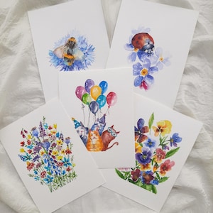 Handgemalte Grußkarten mit Blumen und süßen Tieren, Aquarell Honigbiene, Marienkäfer, Katzenmalerei, Überraschung für Freund, besondere Tageskarte
