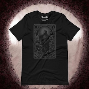 Chemise carte Tarrot / Tarrot Card Death Tee / T-shirt Faucheuse Blackout / T-shirt unisexe noir premium / Lithographie rétro inspirée de l'horreur gothique