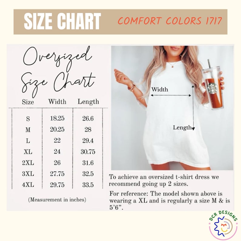 Pu&ograve; includere: Abito a maglietta bianco oversize con tabella taglie. La tabella elenca le taglie dalla S alla 4XL, con misure in pollici. Il testo recita "Comfort Colors 1717". La modella indossa una XL ed &egrave; alta 167.6 cm.