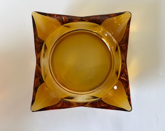 CENICERO MCM ÁMBAR - ¡Nada es más bonito que el cristal vintage de color ámbar!