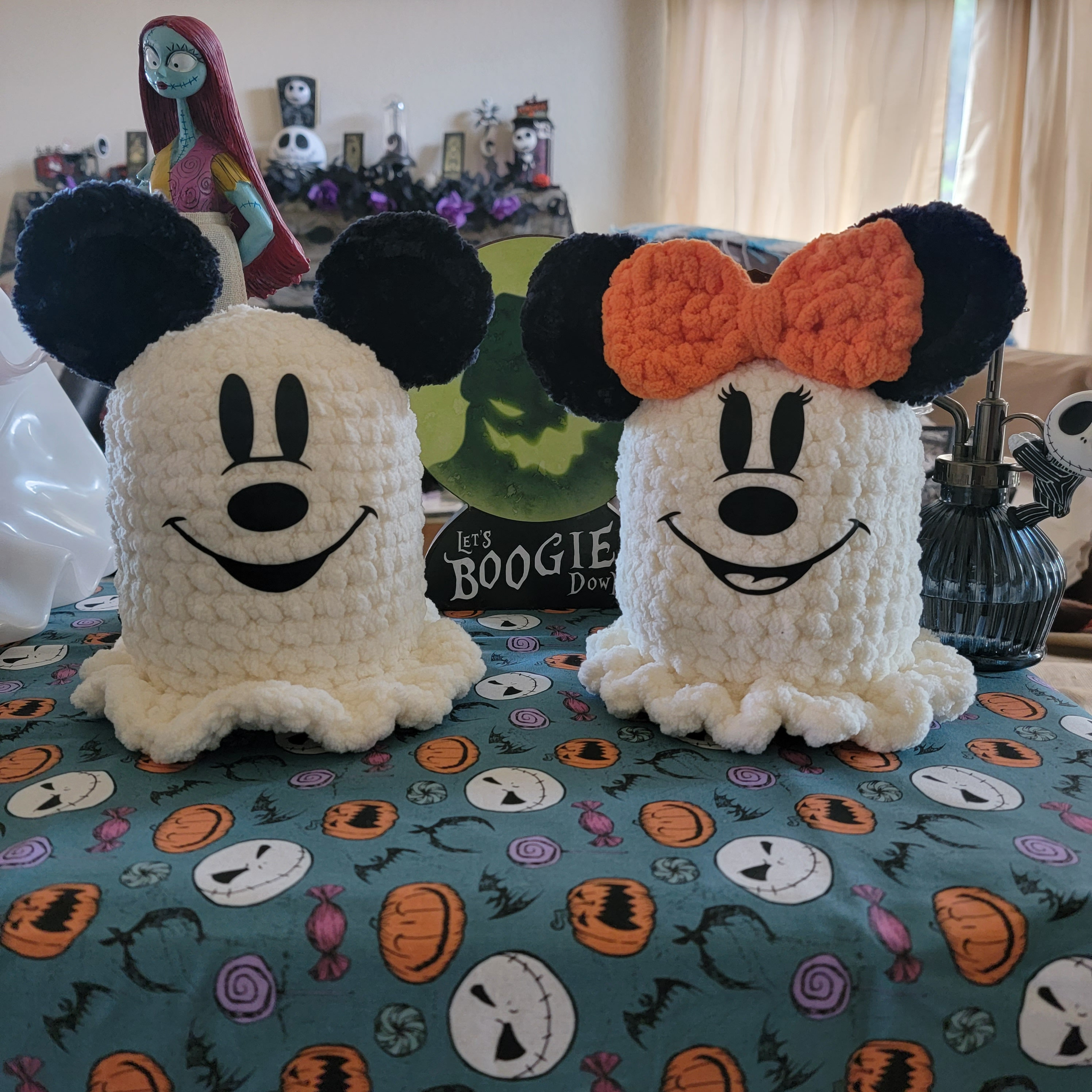 Boo-tiful Ghost Friends Crochet Pattern and Faces (felt or Iron on) - Thumbnail 2