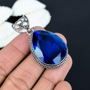 Mooie blauwe saffier edelsteen hanger, 925 sterlingzilveren sieraden, handgemaakte edelsteen hanger, blauwe saffier zilveren sieraden, cadeau voor haar