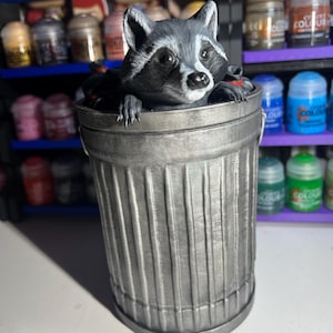 Boîte de rangement Bloomburrow Trash panda
