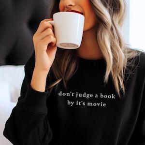 Lustiges Buch Liebhaber besticktes Bio Baumwolle Sweatshirt Buch Nerd Geschenk Idee Shirt für Leser Minimalist Shirt