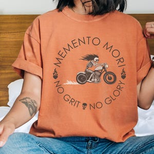 Memento Mori Trendy Oversized Tee, Women&#39;s Motorcycle Shirt, Comfort Colors Graphic T-Shirt