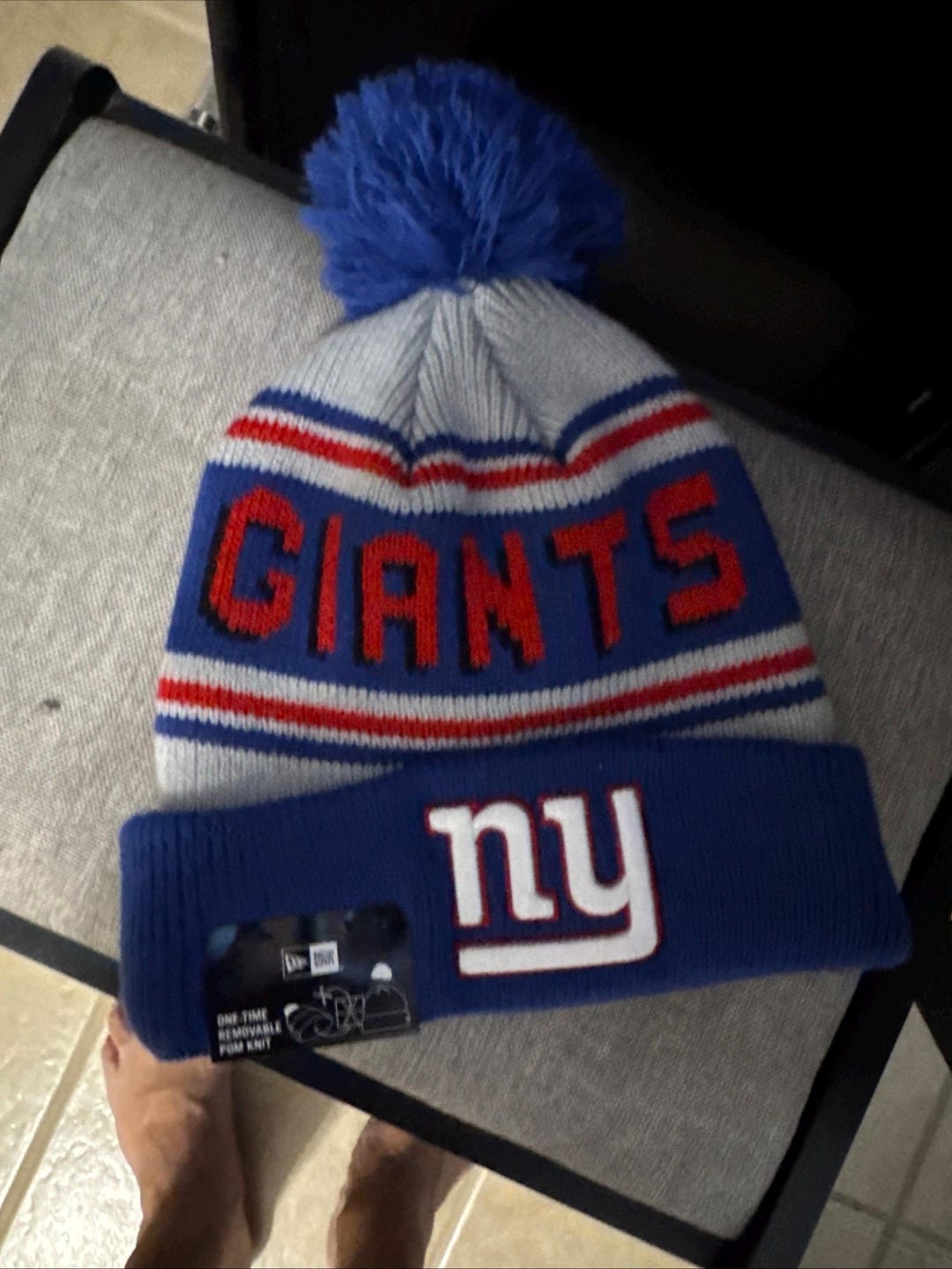 NWT New Era Official New York Giants Cuffed Beanie Removable Pom