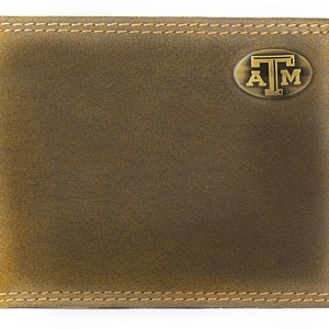 Cartera plegable de cuero Texas A&M Aggies Collegiate. Cuero de plena flor color canela vintage con logotipo de latón antiguo