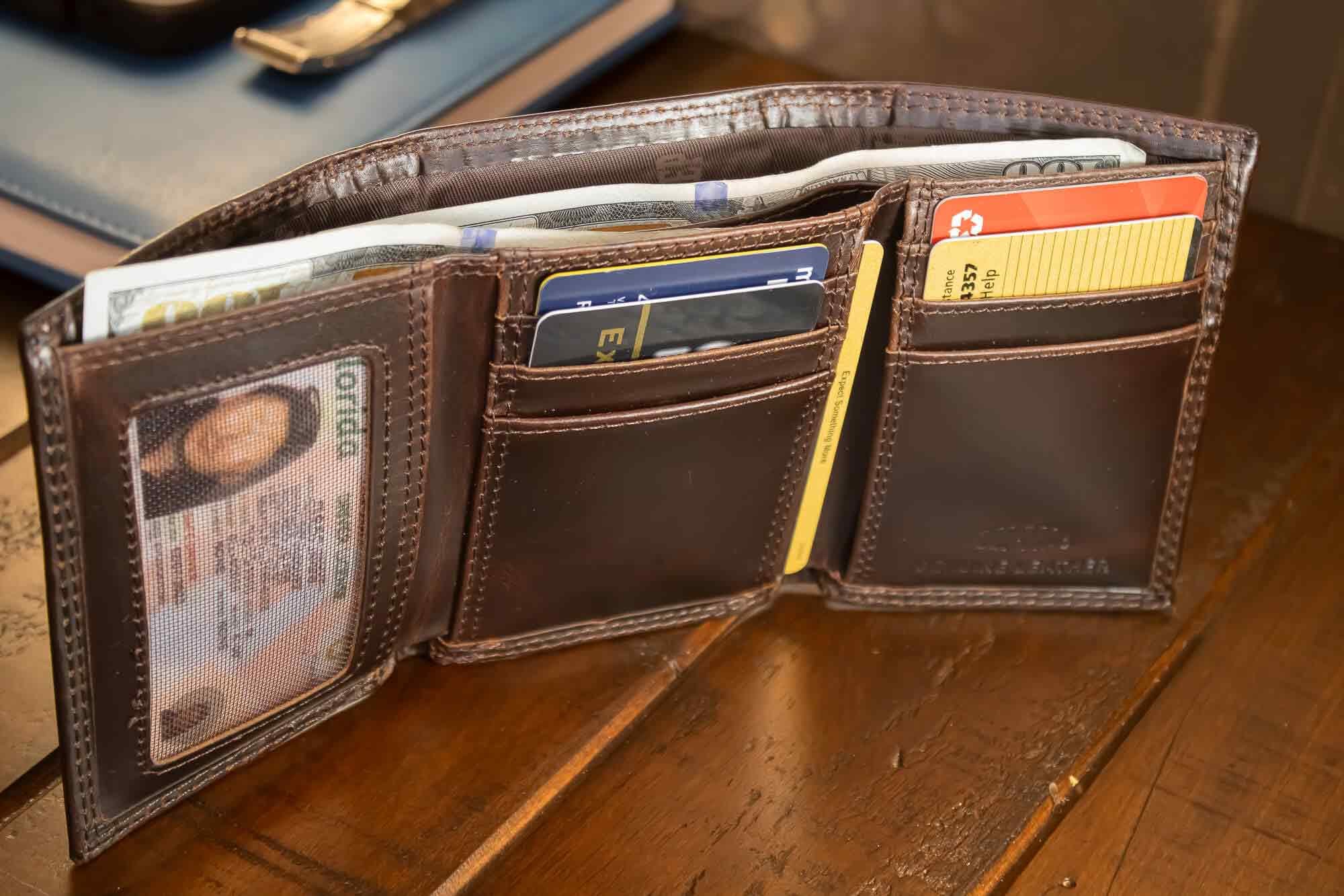 ZEP-PRO NCAA Georgia Southern Eagles Leather Trifold Wallet - Slim Genuine Leather For Men