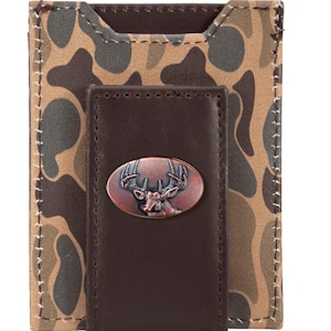 Cartera Buck de piel con bolsillo frontal magnético y diseño de camuflaje clásico para hombre. Piel flor con logotipo en cobre antiguo.