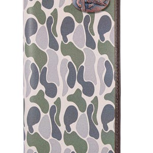 Cartera de cuero con diseño camuflado de la vieja escuela para hombre de Bass Secretary. Cuero de grano completo con logotipo en cobre antiguo