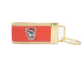 WC Wolfpack Collegiate Schlüsselanhänger. Ösen Zustand Schlüsselanhänger. Wolfsrudel Geschenk. WC Schlüsselring. Verschluss und Ring aus Messing.