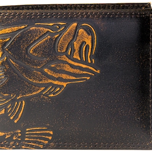 Cartera plegable de cuero para hombre Bass. Acabado marrón bruñido con gran logotipo grabado