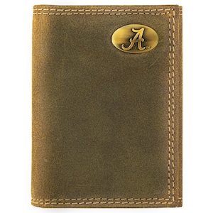 Cartera universitaria de cuero con tres pliegues para hombre Alabama Crimson Tide. Cuero de grano completo color canela vintage con logotipo de latón antiguo