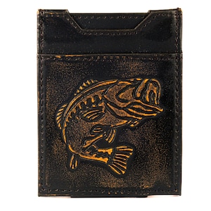 Cartera de cuero con bolsillo frontal magnético para hombre de Bass. Acabado de grano completo bruñido marrón con logotipo grande grabado en relieve