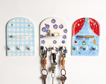 Custom handgeschilderde keramische muur sleutelhouder met mini plank theelicht kaars blaker pastel madeliefje kerstpatroon hal haak
