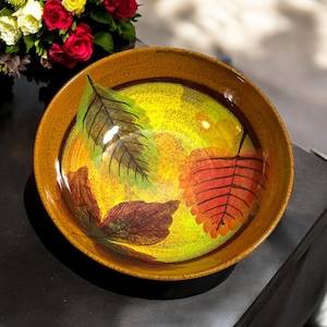 Vietri Italy Large Serving Pasta serving Bowl Fall Harvest Leaves 11” Hand Painted Leaf dinnerware vintage Italian pottery rustic elegance