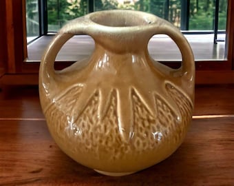 Vintage USA Pottery Bud Vase: Sunburst Drip Design, Double Handle