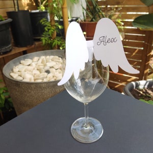 Gepersonaliseerde engelenvleugels glazen labels plaatskaarten aangepaste kalligrafie bruiloft plaatskaart zitkaart doopfeesten vleugels naam kerstmis