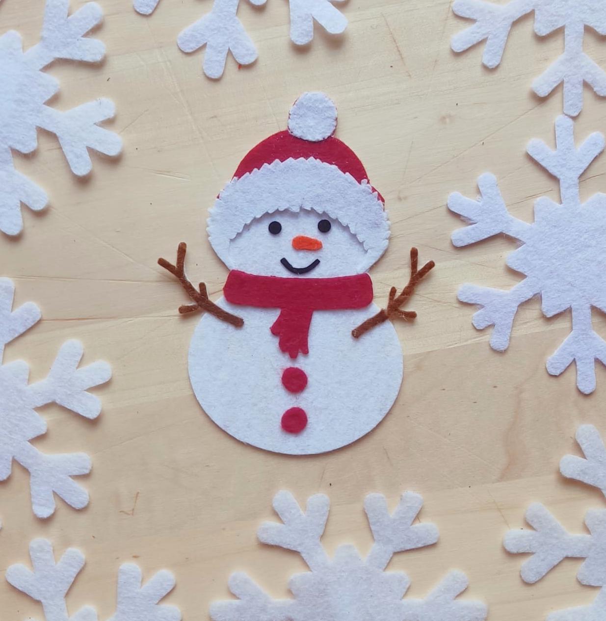 フェルト雪だるまクリスマスオーナメント、手作りダイカットフェルト