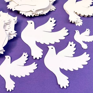 Paloma de cartulina troquelada con agujero Proyectos de manualidades con palomas Adorno de paloma de la paz Paloma de papel Decoración del hogar Decoración de Pascua Etiqueta de paloma para bautismo de boda