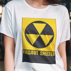 Gamer T-shirt, Retro Gaming Appeal, Oversize Shirt, Perfect Gift for Fans, Post-Apocalyptic  Shirt, Unisex T-shirt