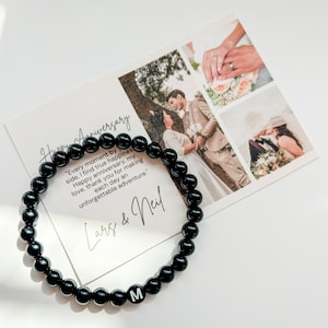 Pulsera para él y para ella, Pulsera para pareja, Pulsera a juego para parejas, Pulsera con nombre, Pulsera con inicial para hombre, Pulsera con inicial de cuentas negras