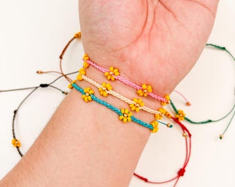 Bracciale con perline e lettera iniziale: bracciale con cristalli placcati in oro 18k - Italia
