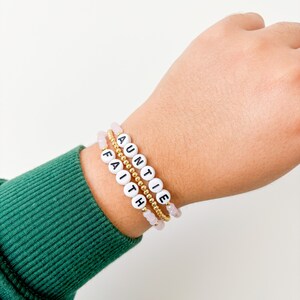 Pulsera Bestie, pulsera de hermana mayor, pulsera de cuentas de letras iniciales, regalo de cumpleaños de amigo, pulsera de tía, pulsera de graduado, joyería Ohana