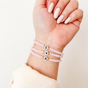 Delicada pulsera con iniciales, pulsera de cristal personalizada, pulsera de cuentas con letras iniciales, regalo de cumpleaños para amigos, regalo de amigo secreto para compañeros de trabajo