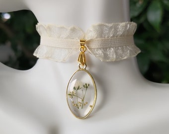 Cottagecore coquette choker van geperst bloemenkant met ruches, goud