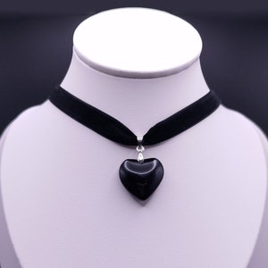 Elegant gothic black glass heart necklace, black velvet