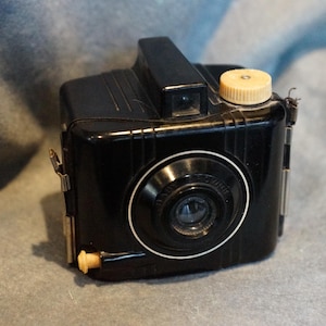 Kodak Baby Brownie Special - 1940s bakelite camera