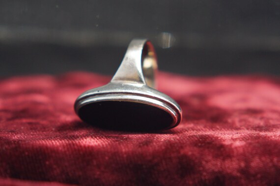 Statement silver ring with oval black stone - image 2