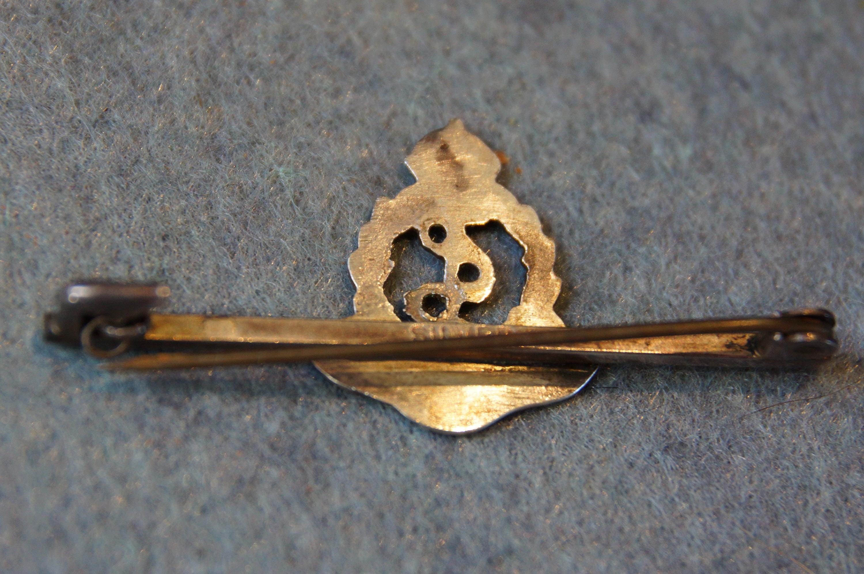 Broche Art Déco En Or 18 Carats Avec Diamant - Insigne Casquette Médical Armée Royale - Vintage