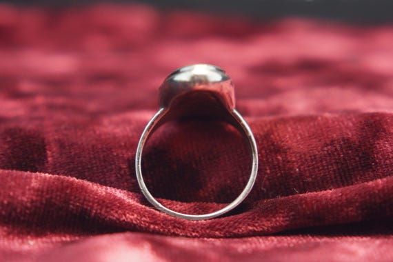 Statement silver ring with oval black stone - image 4