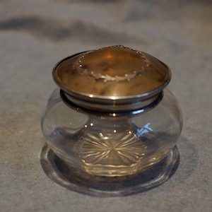 Edwardian glass dressing table jar with silver and tortoiseshell lid hallmarked  Birmingham 1924/5