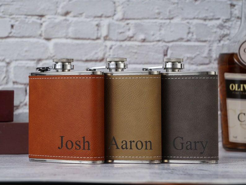 Personalised Engraved Flask - PU Leather Hip Flask Groomsmen Gift Birthday - Foto 7