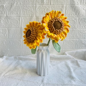 2 zonnebloemen, gehaakte zonnebloemen, gehaakte bloemen, handgemaakt cadeau, woondecoratie, gepersonaliseerd cadeau voor geliefde, verjaardagscadeaus, cadeaus voor haar, GEEN VAAS