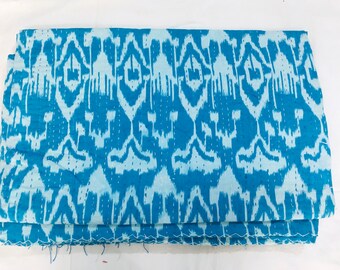 Trapunta Kantha con stampa Ikat, trapunta stampata di colore blu, trapunta indiana fatta a mano, trapunta di cotone, lenzuolo, copriletto, copriletto, coperta, coperta