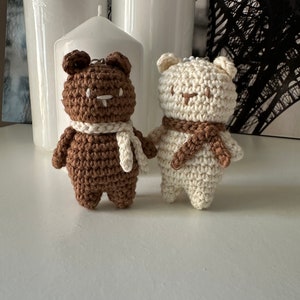 Brelok do kluczy z szydełkowym misiem, breloczek do kluczy z amigurumi, ręcznie robiony brelok dla pary, uroczy brelok do torebki, prezent dla niej zdjęcie 5
