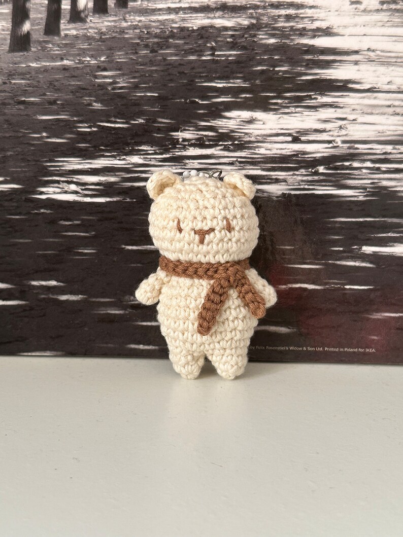 Brelok do kluczy z szydełkowym misiem, breloczek do kluczy z amigurumi, ręcznie robiony brelok dla pary, uroczy brelok do torebki, prezent dla niej Beige Bear