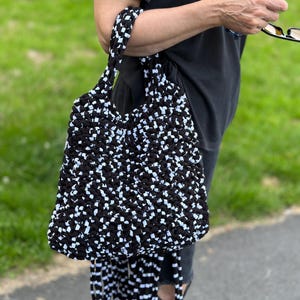 Tasche mit langen Fransen, Stricktasche, Henkeltasche, Handgemachte Tasche, Frauentasche, Alltagstasche, Handtasche, Schultertasche, Melangetasche, T-Shirt Garn,