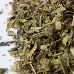 Dust Bath Herbs for Chickens: Natural Coop Freshener & Deodorizer