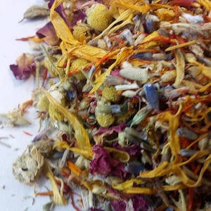 Erbe per nidificazione di fiori: miscela naturale per pollaio e bagno di polvere, dolcetto botanico essiccato per polli
