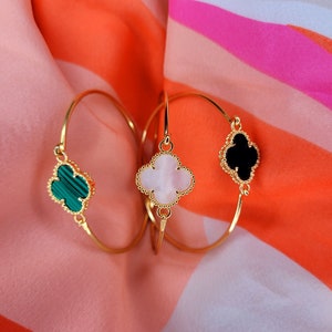 4 Leave Clover Kids Girls Bracciale rigido, placcato oro 22K, perla, onice, malachite, compleanno, regalo di Natale, regalo per lei, realizzato a mano