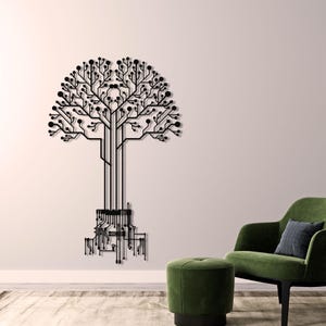 Peut inclure: D&eacute;coration murale en m&eacute;tal noir repr&eacute;sentant un arbre avec un design de circuit imprim&eacute;. L'arbre a un sommet arrondi avec des branches et des n&oelig;uds circulaires, et un tronc compos&eacute; de lignes verticales. La base pr&eacute;sente un circuit imprim&eacute; d&eacute;taill&eacute;.