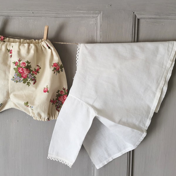 Brassière ancienne + culotte + bandeau pour bébé, ensemble de naissance original et unique, en coton ancien fleuri upcyclé.