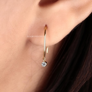 Art Deco 18K Gold Diamond Drop Earrings: Bezel Set Dangle